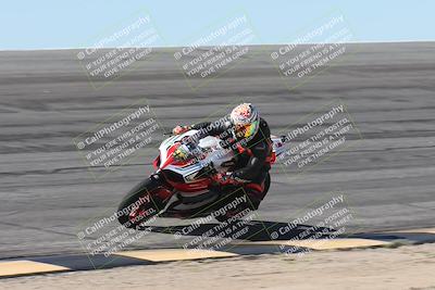 media/Oct-13-2025-Moto Forza (Mon) [[a66d839500]]/4-C Group/Session 2 (Bowl)/